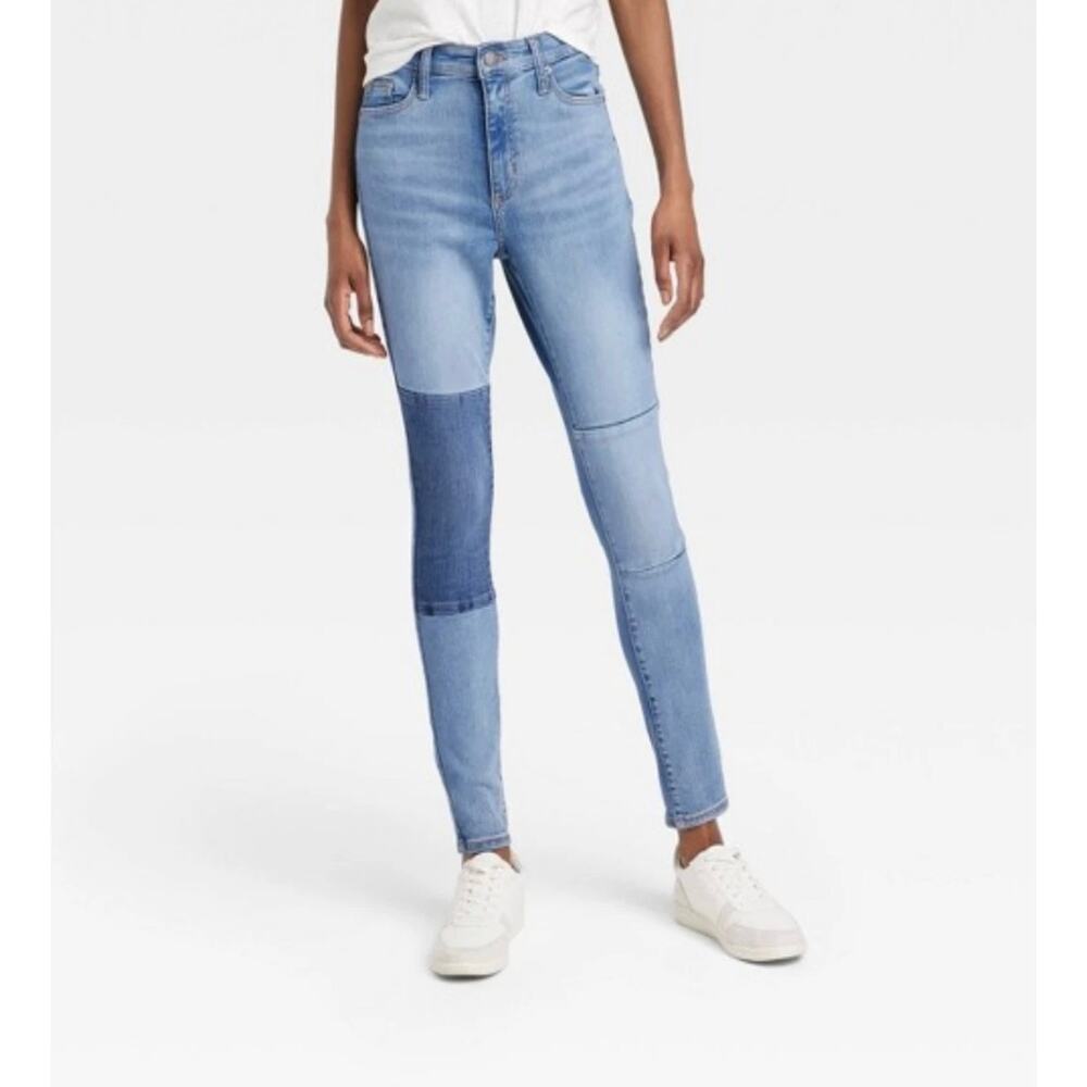 Universal Thread Sz 0/25R High Rise Skinny Jean w/ Patches Denim Everyday Casual